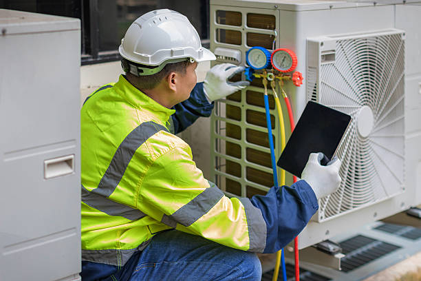 Professional Ac Installation technician working in Montville, OH